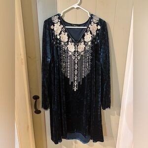 Elegant Blue Velvet Dress with White Floral Embroidery